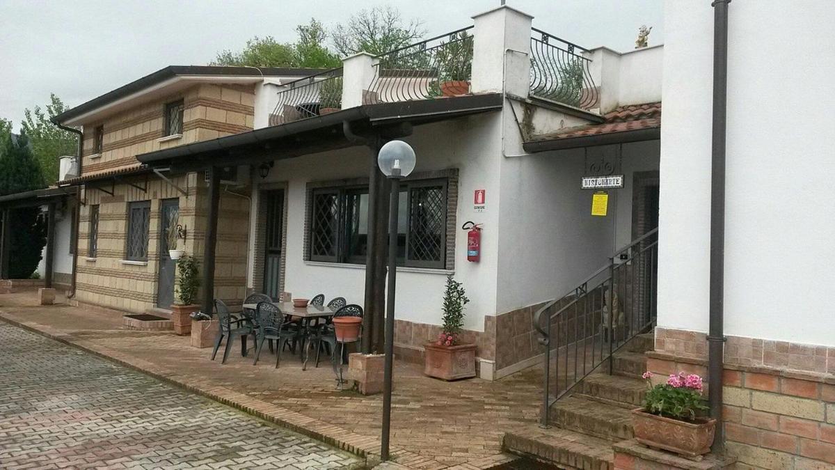 ホテル Agriturismo Borgo Nuovo Sant'Agata Dei Goti Migliara-San Silvestro エクステリア 写真